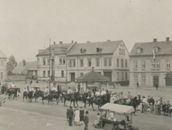 Náměstí ve Vysokém nad Jizerou, dožínkovské slavnosti, 15.září 1929
